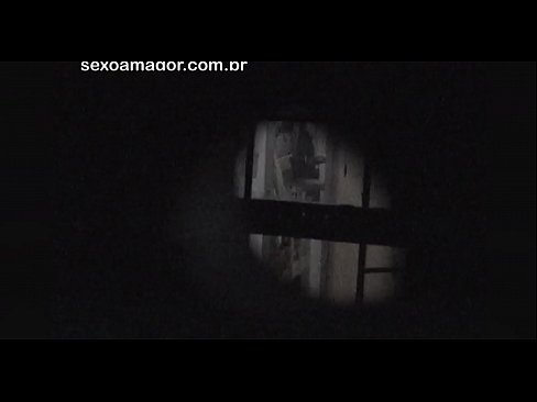 ❤️ Блонді таємно знімає на відео сусідський вуайерист, прихований за порожнистими цеглами ❤️❌ Порно-відео на порно uk.camporner.top ❤